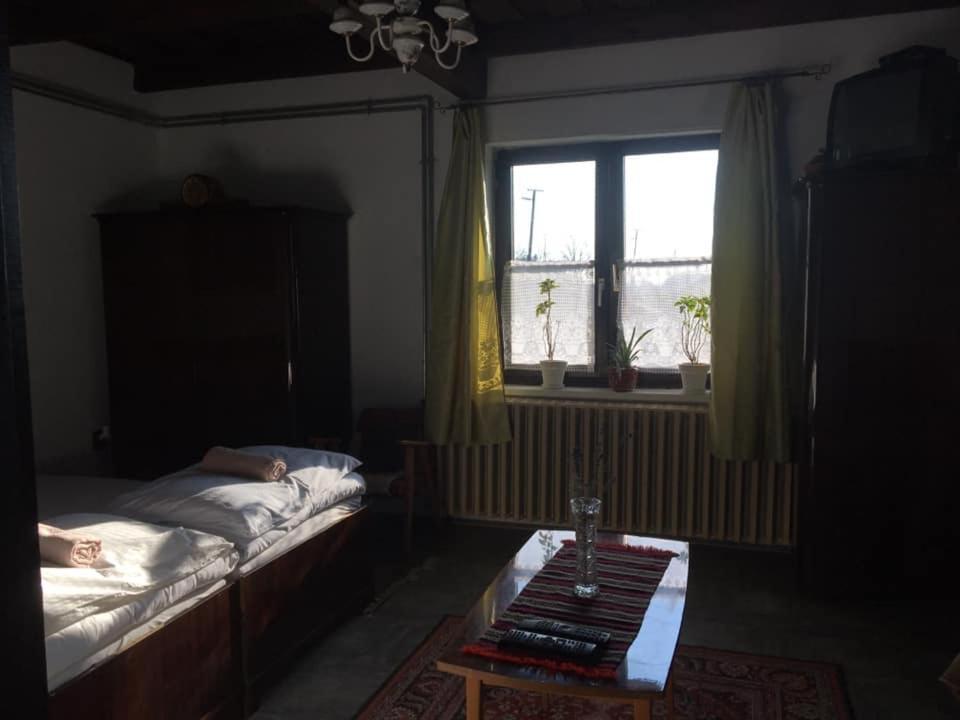 Oncsa Vendeghaz Hotel Gyongyos ภายนอก รูปภาพ