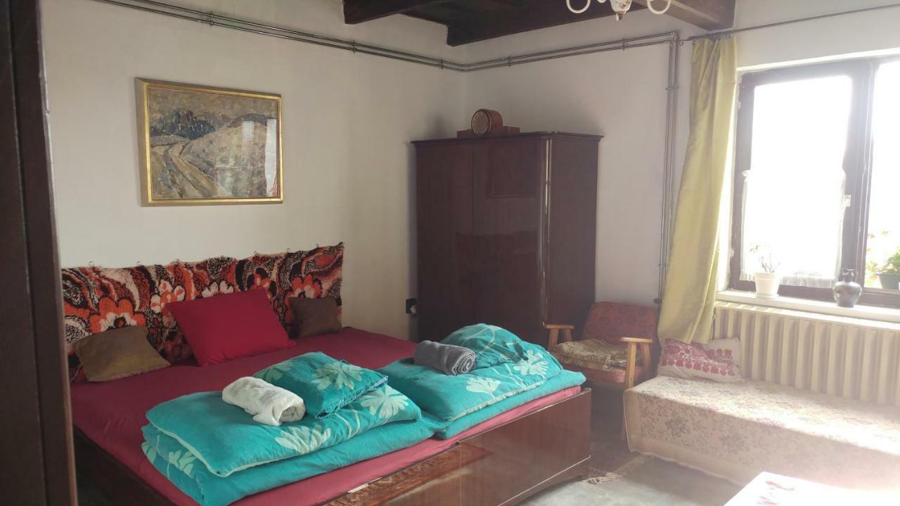 Oncsa Vendeghaz Hotel Gyongyos ภายนอก รูปภาพ